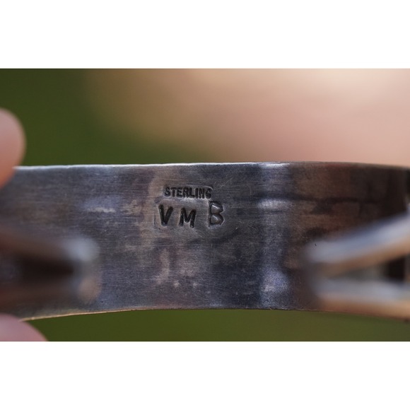 Valentino & Matilda Banteah - Zuni Native Sterling Silver Needle Point Bracelet - Picture 3 of 8